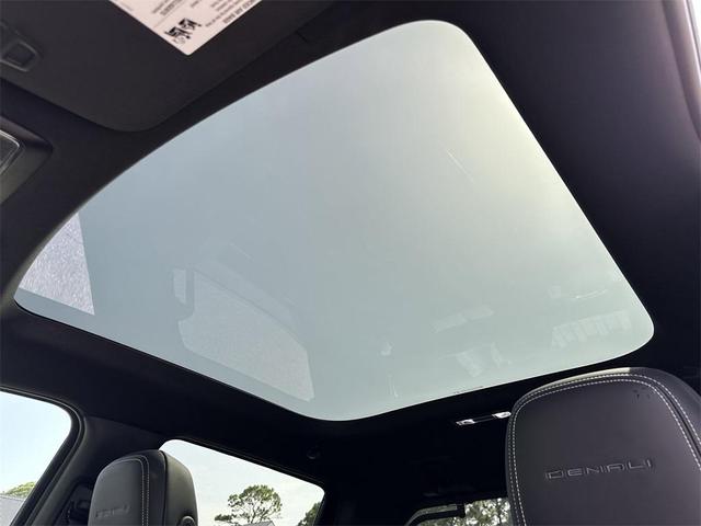 Photo of 2025 Onyx Black GMC Sierra EV