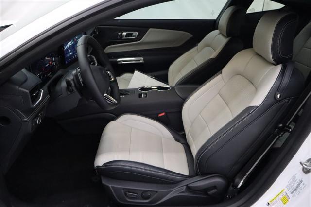 Photo of 2025 Oxford White Ford Mustang
