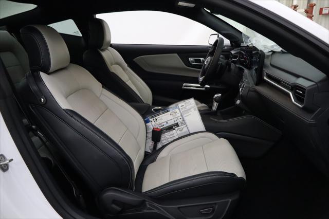 Photo of 2025 Oxford White Ford Mustang