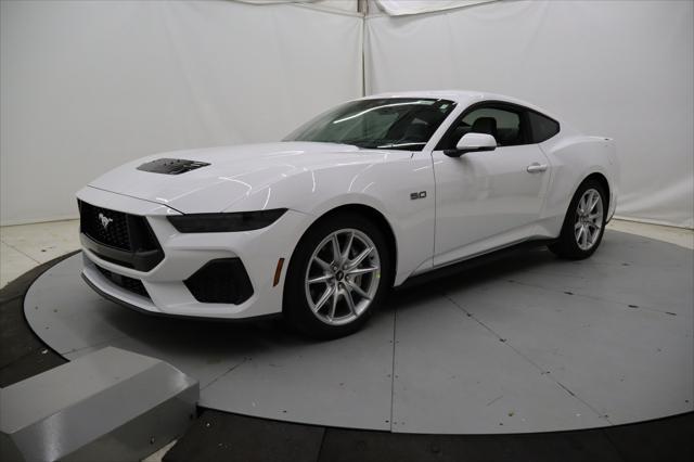 Photo of 2025 Oxford White Ford Mustang