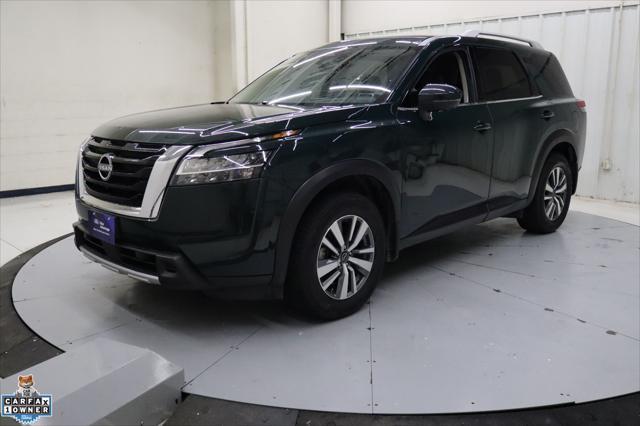 Photo of 2024 Obsidian Green Pearl Nissan Pathfinder
