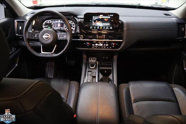 Photo of 2024 Obsidian Green Pearl Nissan Pathfinder