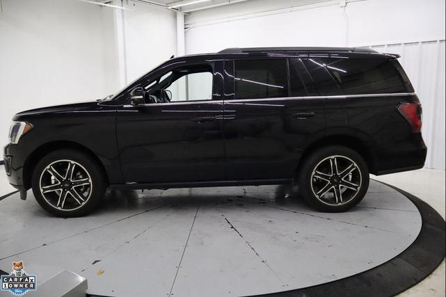 Photo of 2021 Agate Black Metallic Ford Expedition