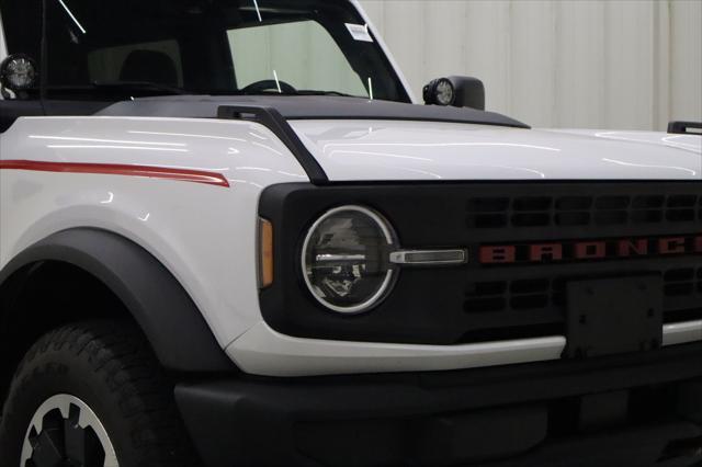 Photo of 2022 Oxford White Ford Bronco