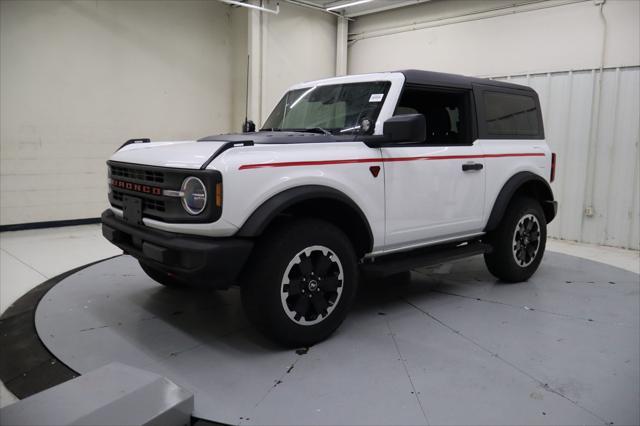 Photo of 2022 Oxford White Ford Bronco