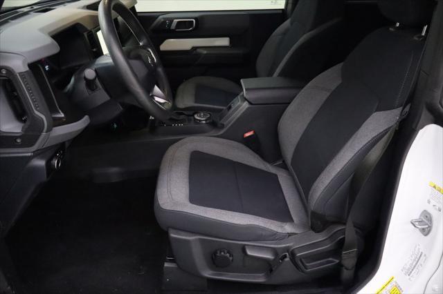 Photo of 2022 Oxford White Ford Bronco