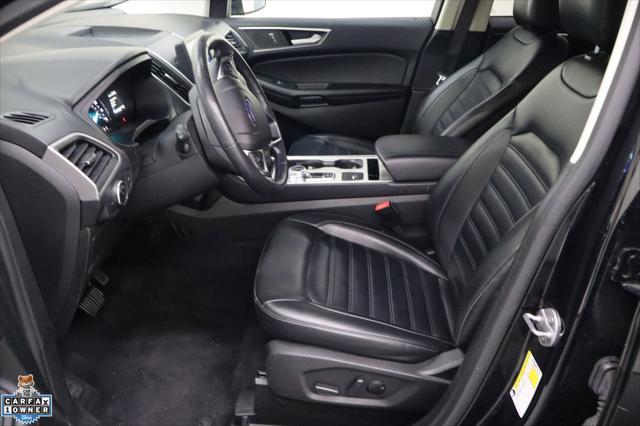 Photo of 2023 Black Metallic Ford Edge
