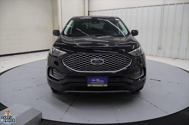 Photo of 2023 Black Metallic Ford Edge