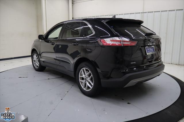Photo of 2023 Black Metallic Ford Edge