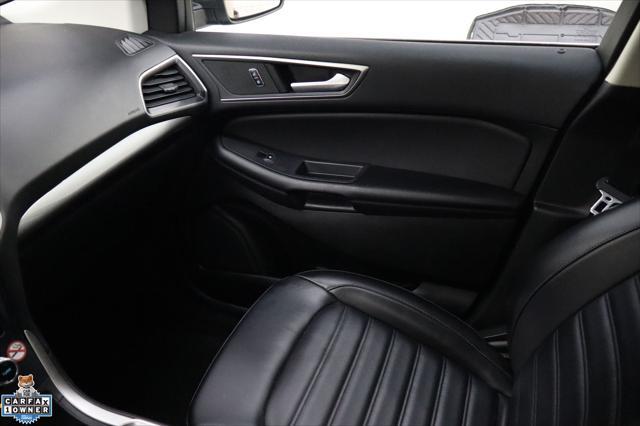 Photo of 2023 Black Metallic Ford Edge