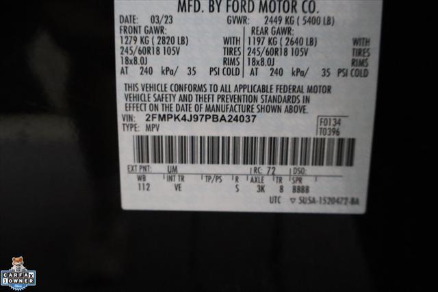 Photo of 2023 Black Metallic Ford Edge