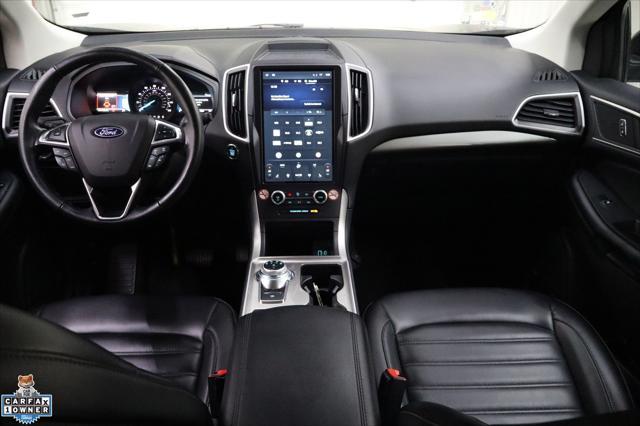 Photo of 2023 Black Metallic Ford Edge