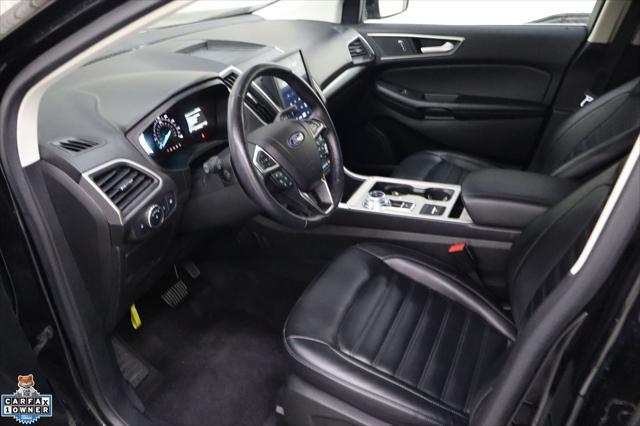 Photo of 2023 Black Metallic Ford Edge
