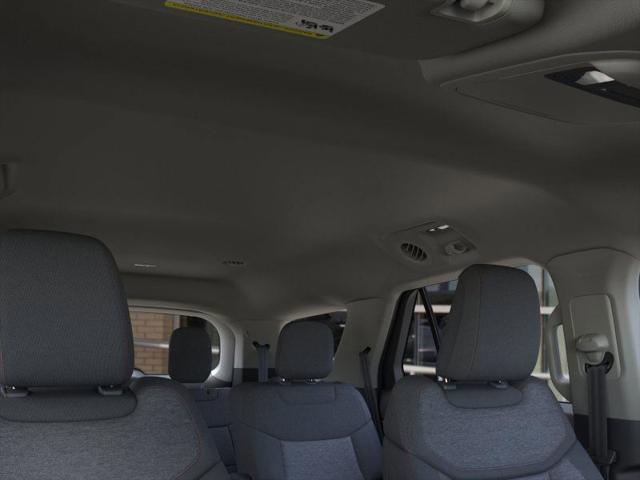 Photo of 2025 White Ford Explorer