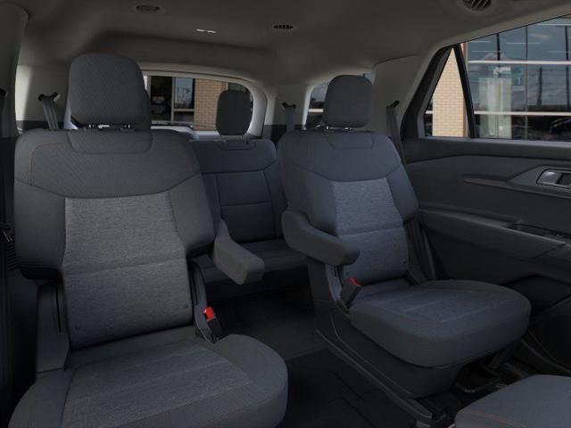 Photo of 2025 White Ford Explorer