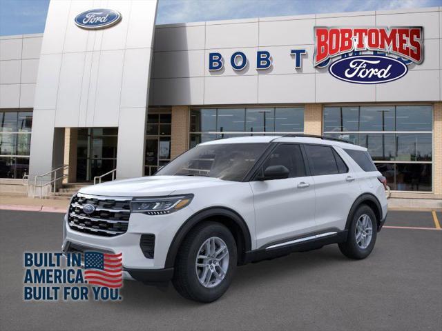 Photo of 2025 White Ford Explorer