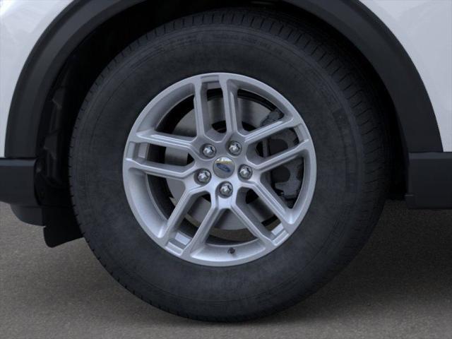Photo of 2025 White Ford Explorer