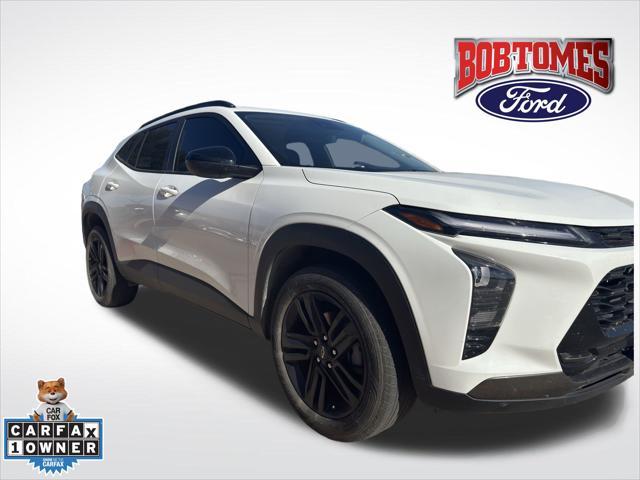 Photo of 2024 Summit White Chevrolet Trax