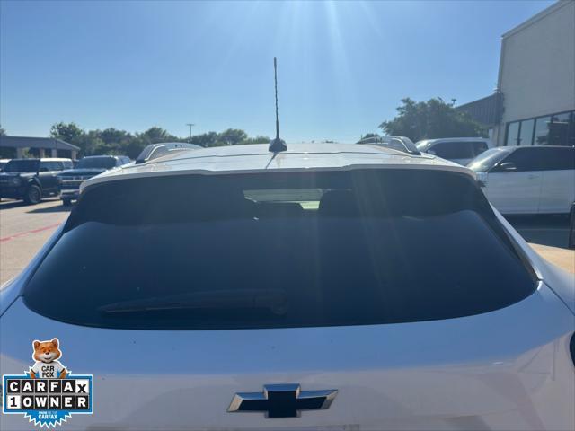 Photo of 2024 Summit White Chevrolet Trax