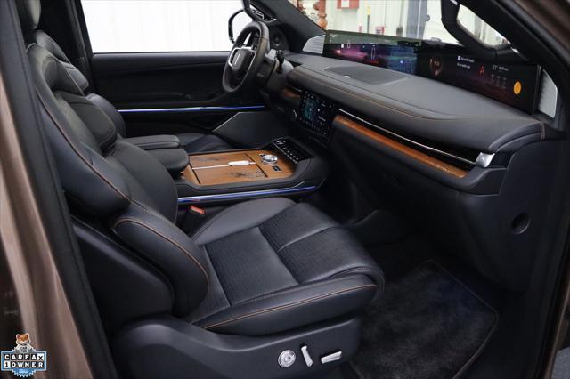 Photo of 2025 Sunrise Copper Metallic Pearlcoat Lincoln Navigator