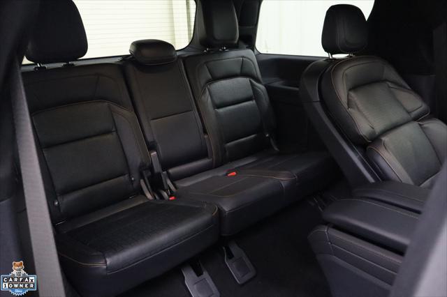 Photo of 2025 Sunrise Copper Metallic Pearlcoat Lincoln Navigator