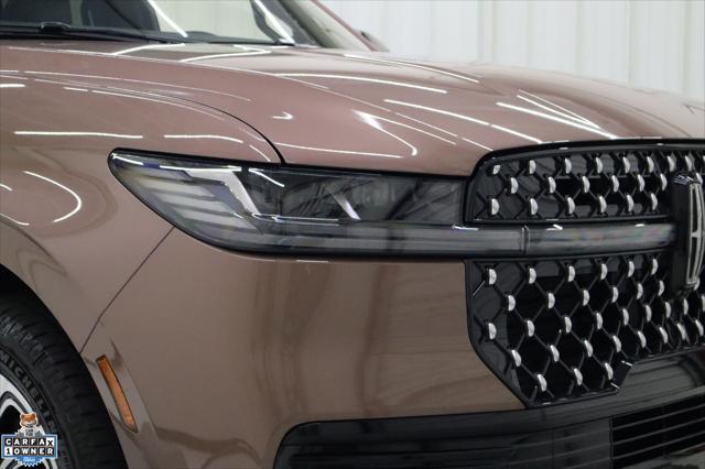 Photo of 2025 Sunrise Copper Metallic Pearlcoat Lincoln Navigator