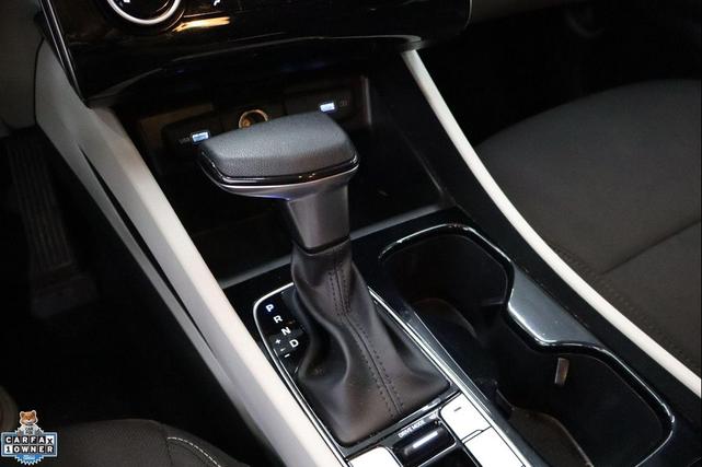 Photo of 2023 White Pearl Hyundai TUCSON