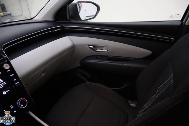 Photo of 2023 White Pearl Hyundai TUCSON