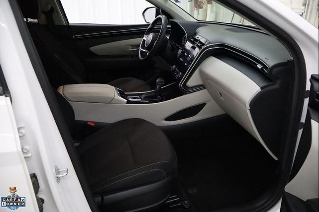 Photo of 2023 White Pearl Hyundai TUCSON