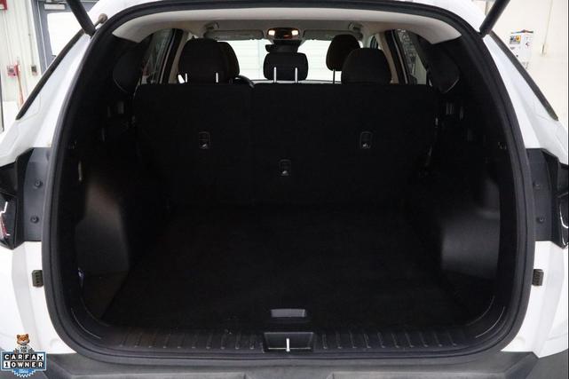 Photo of 2023 White Pearl Hyundai TUCSON