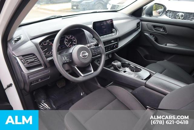 Photo of 2024 Glacier White Nissan Rogue