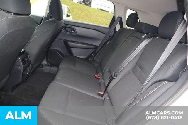 Photo of 2024 Glacier White Nissan Rogue