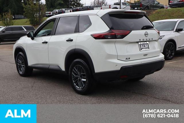 Photo of 2024 Glacier White Nissan Rogue