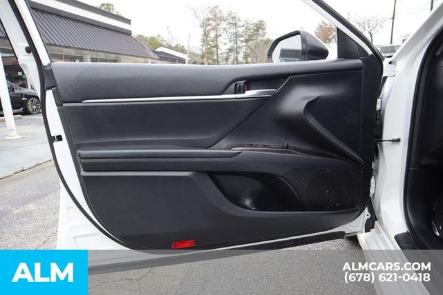 Photo of 2023 Super White Toyota Camry