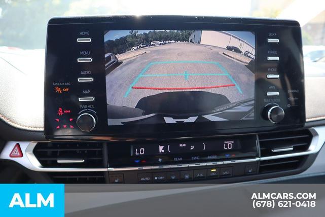 Photo of 2023 Black Toyota Sienna