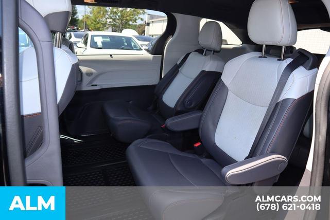 Photo of 2023 Black Toyota Sienna