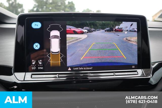 Photo of 2024 Kingfisher Blue Volkswagen Atlas Cross Sport