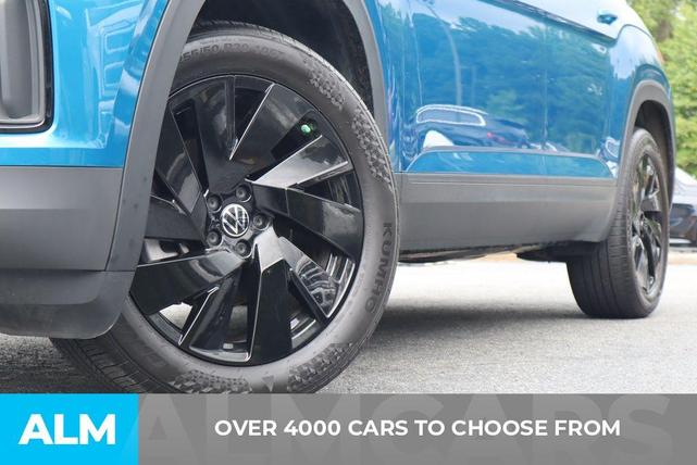 Photo of 2024 Kingfisher Blue Volkswagen Atlas Cross Sport