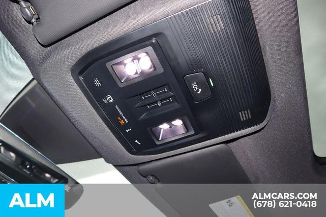 Photo of 2024 Kingfisher Blue Volkswagen Atlas Cross Sport