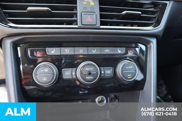 Photo of 2024 Platinum Gray Metallic Volkswagen Taos
