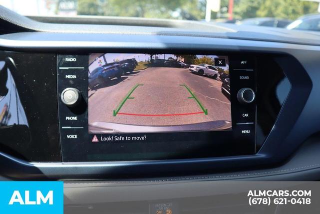 Photo of 2024 Platinum Gray Metallic Volkswagen Taos