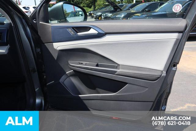 Photo of 2024 Platinum Gray Metallic Volkswagen Taos