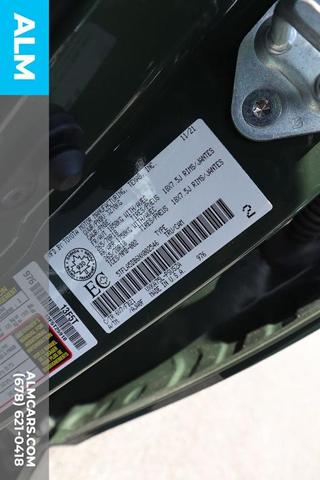 Photo of 2022 Green Toyota Tundra