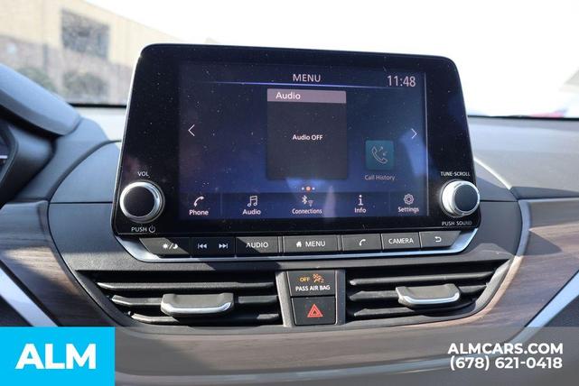 Photo of 2023 Super Black Clearcoat Nissan Altima
