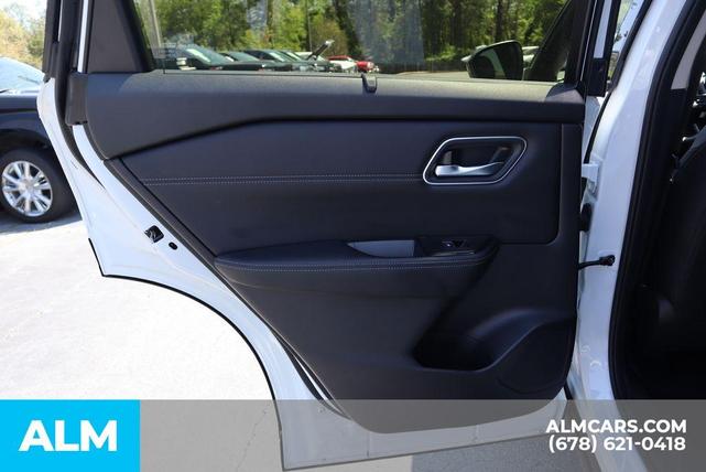 Photo of 2024 Pearl Nissan Rogue