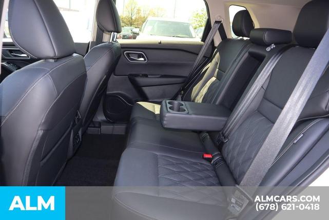 Photo of 2024 Pearl Nissan Rogue