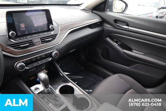 Photo of 2023 Brilliant Silver Metallic Nissan Altima