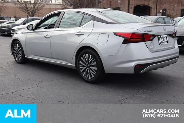 Photo of 2023 Brilliant Silver Metallic Nissan Altima