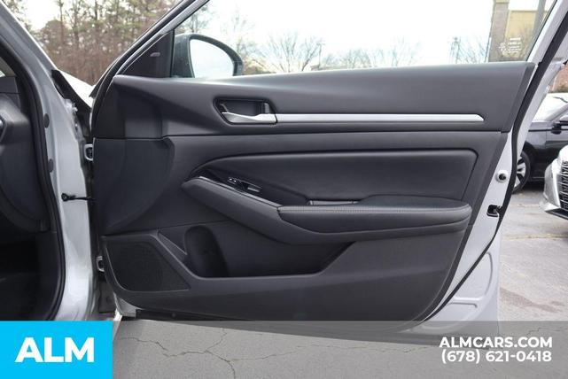 Photo of 2023 Brilliant Silver Metallic Nissan Altima