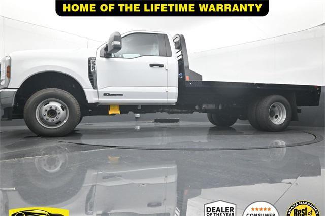 Photo of 2024 Oxford White Ford F-350